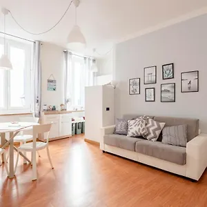 Mazzini 12, Elegant With Free Private Garage 800 M, Air Conditioning, Wi-fi, Just 100 M From The Public Appartamento Rapallo